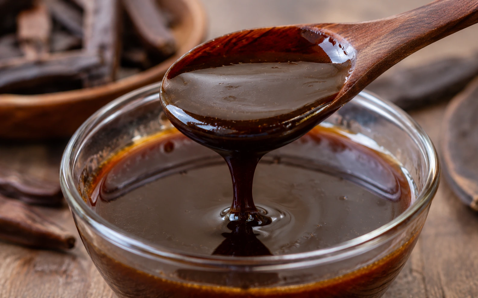 Algarrobina en postres y bebidas: tabla de proporciones según la base y combinaciones con lúcuma y maracuyá